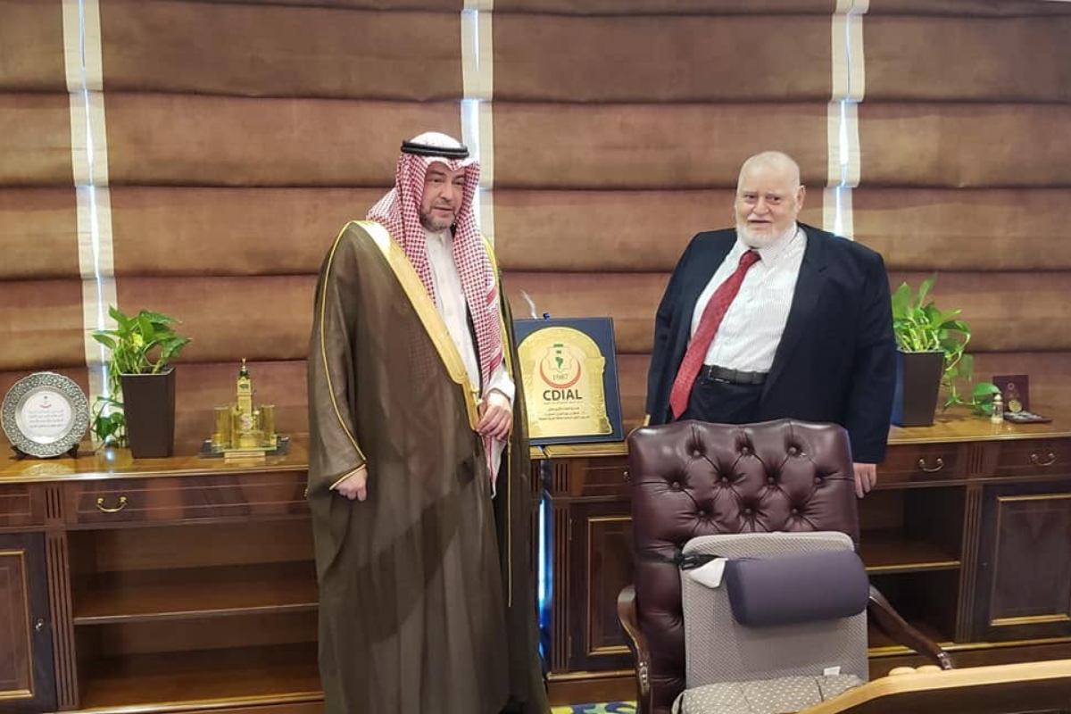 Atividades do MARKAZ - 2026 102 Representantes reunidos em visita institucional com homenagem ao fundo