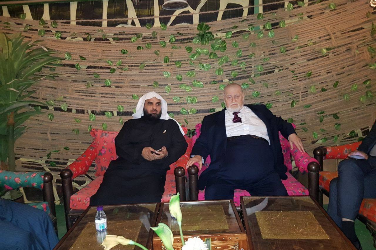 Atividades do MARKAZ - 2026 106 Representantes reunidos em espaço de convivência durante encontro