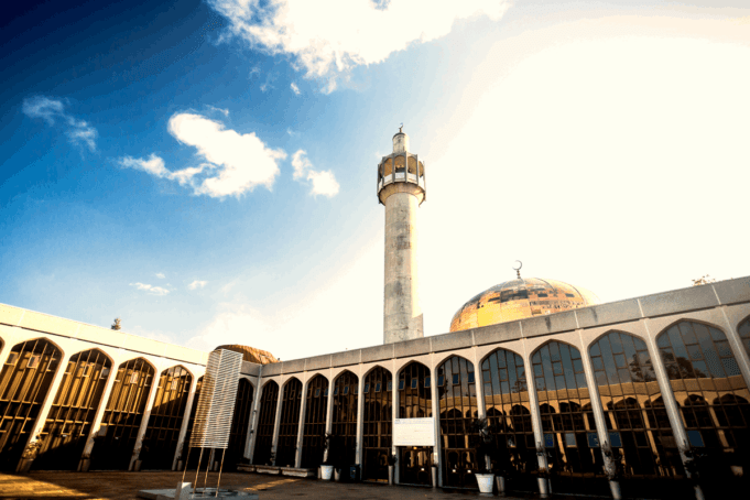 O número de ingleses que aceitaram o Islam dobrou nos últimos dez anos
