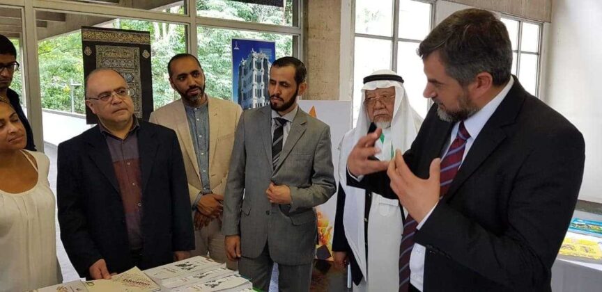 Centro Rei Abdullah Bin Abdul Aziz para o Idioma Árabe e CDIAL promovem exposição na USP 34 cdial.org 15 cdial.org .br mes lingua rabe usp