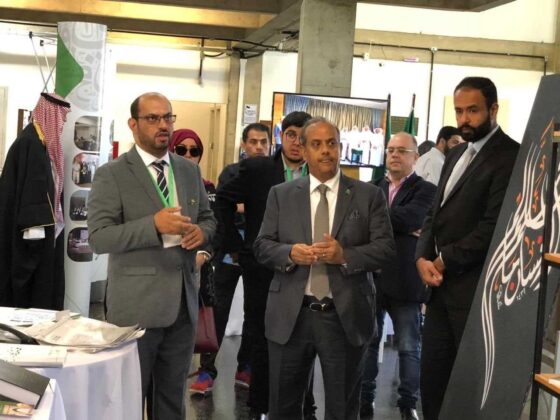 Centro Rei Abdullah Bin Abdul Aziz para o Idioma Árabe e CDIAL promovem exposição na USP 28 cdial.org 21 cdial.org .br mes lingua rabe usp