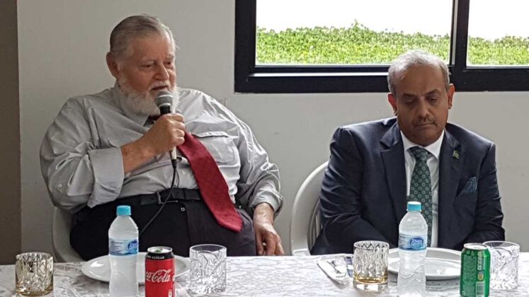 Centro Rei Abdullah Bin Abdul Aziz para o Idioma Árabe e CDIAL promovem exposição na USP 96 cdial.org 65 cdial.org .br mes lingua rabe usp