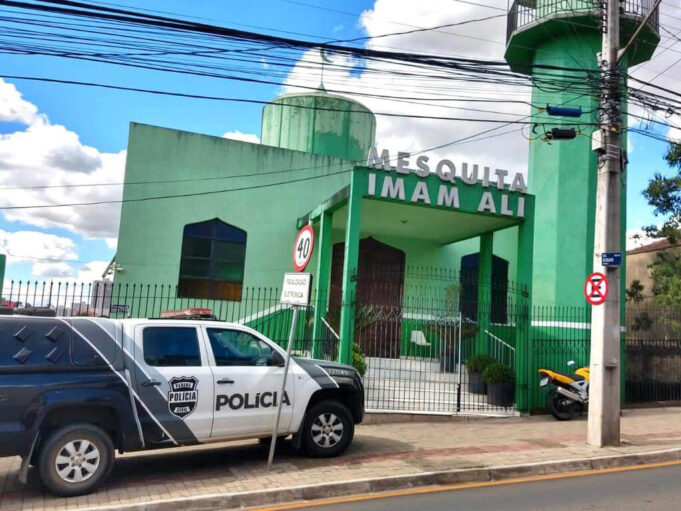 Mesquita é invadida e tem Alcorão queimado na cidade de Ponta Grossa no Paraná Mesquita Imam Ali, de Ponta Grossa