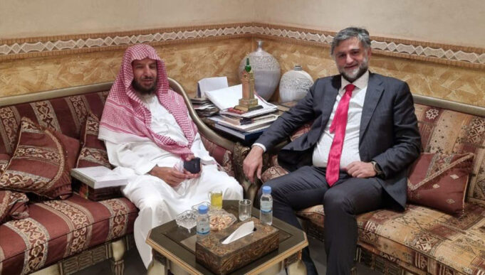 Sheikh Dr. Saad bin Nasser Al-Shathri recebe visita do CDIAL