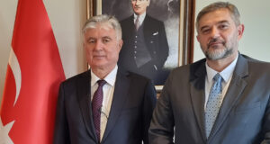 Diretor do CDIAL, Ziad Ahmad Saifi, visita embaixada da Turquia em Brasília