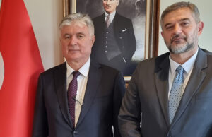 Diretor do CDIAL, Ziad Ahmad Saifi, visita embaixada da Turquia em Brasília