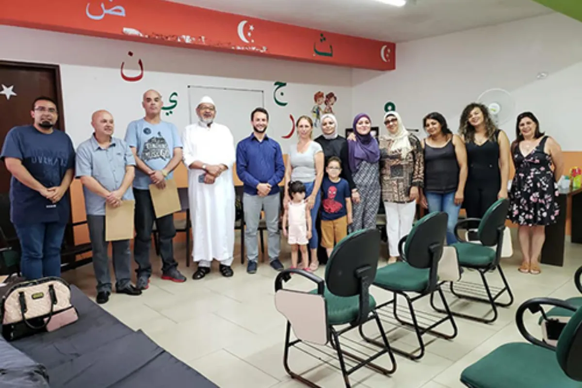 Atividades do MARKAZ - 2026 43 Participantes e educadores reunidos em sala de atividades