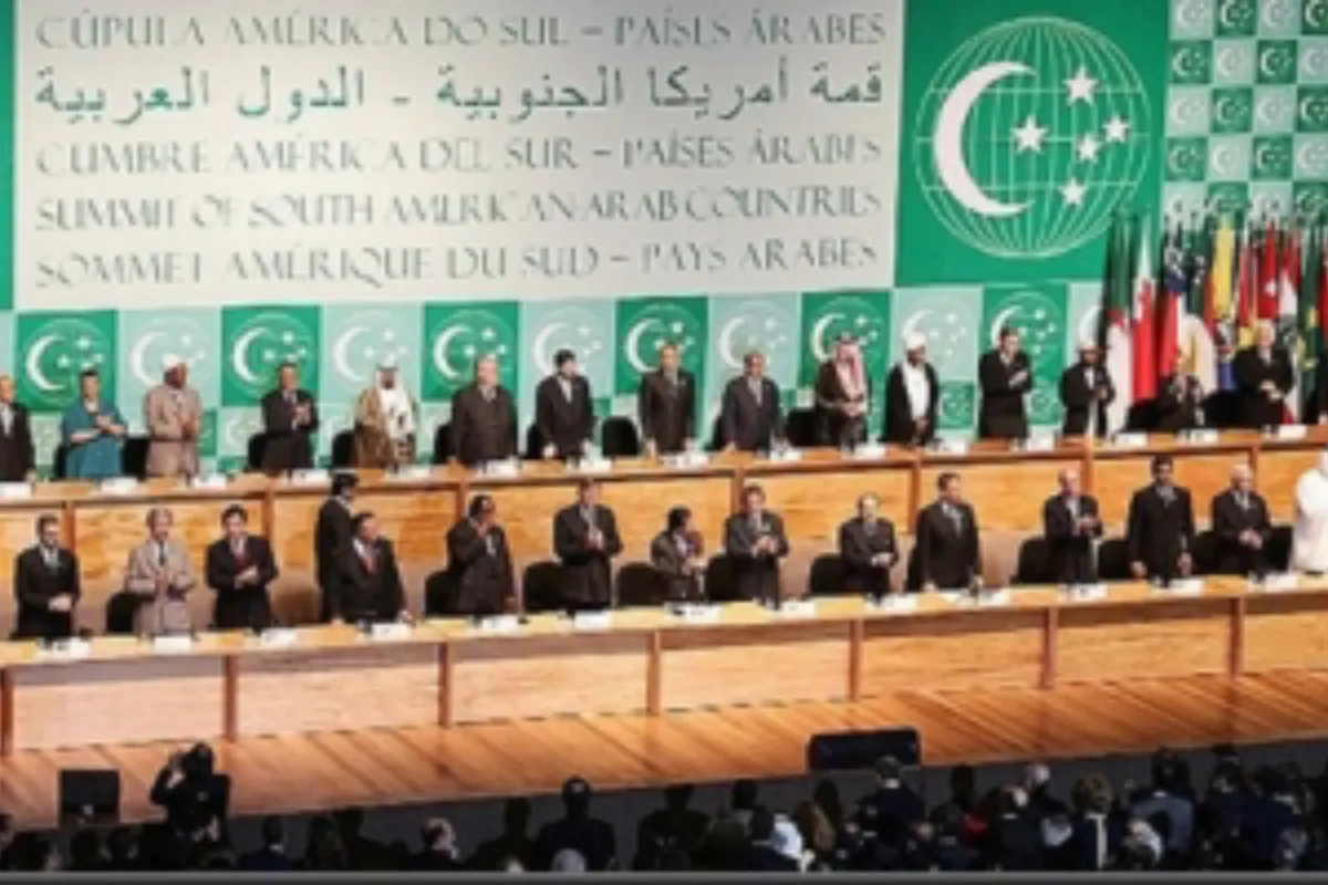Atividades do MARKAZ - 2026 91 Vista de plenário em cúpula entre países da América do Sul e países árabes